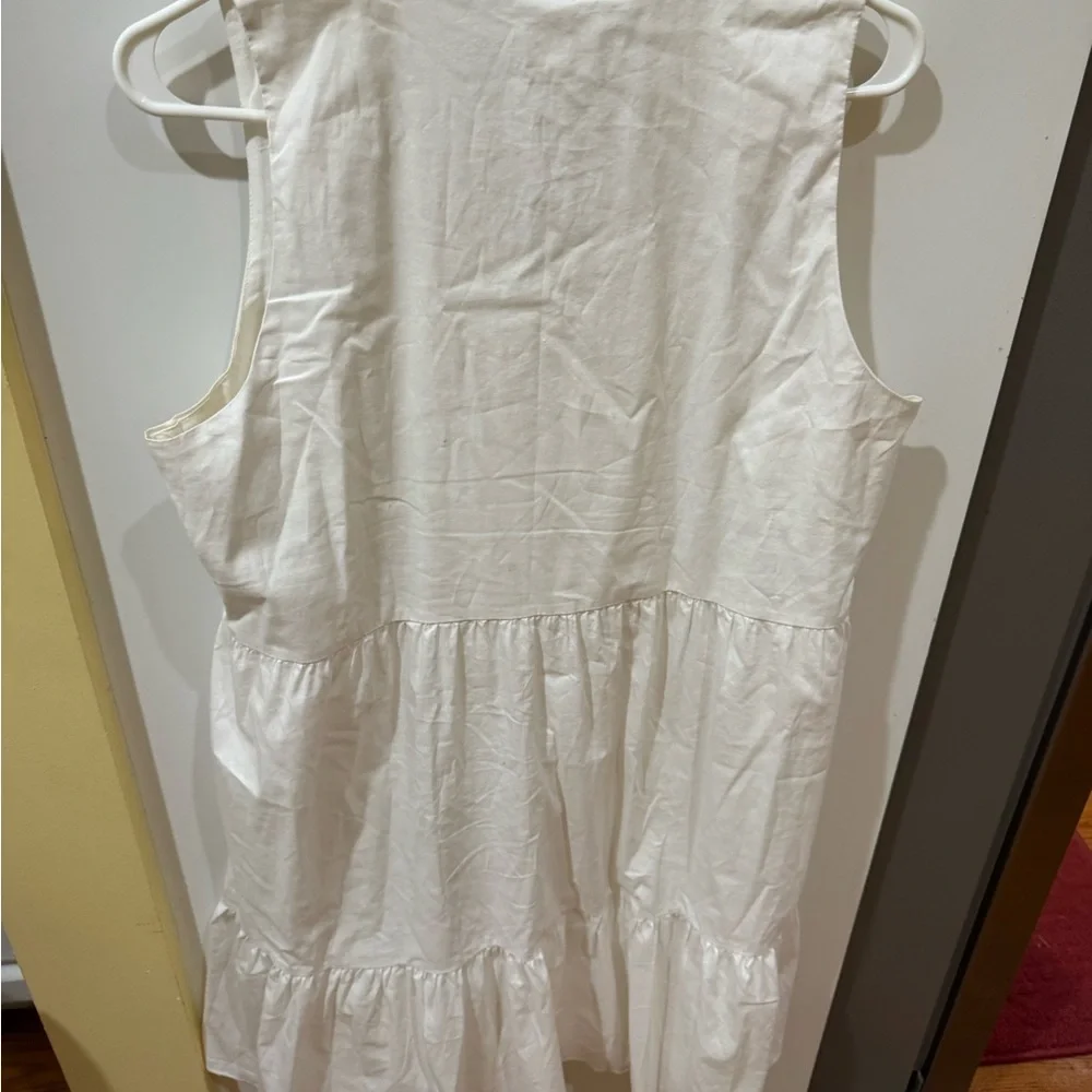 Sleeveless White Tunic Top - Picture 2 of 6